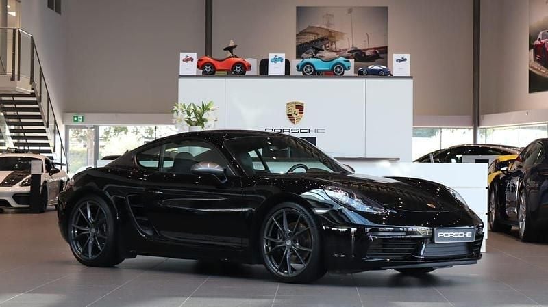 Svart Begagnad 2019 Porsche 718 Cayman T Sportkupé | 679 000 kr - Bild 1/4