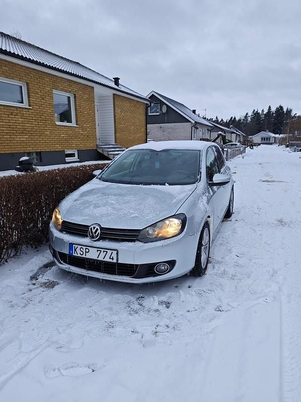 Begagnad VW Golf VI 140 HK (102 kW) 2011 Halvkombi