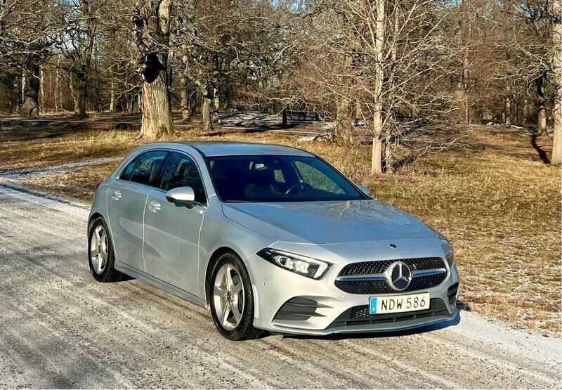 Silver Begagnad 2018 Mercedes A200 AMG Halvkombi | 235 000 kr (Marknadspris) - Bild 1/4