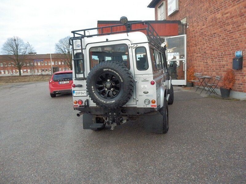 Begagnad Land Rover Defender 123 HK (90 kW) 2012 Silver SUV