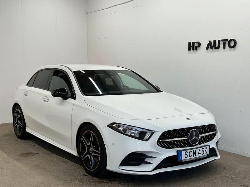Vit Begagnad 2019 Mercedes A250 AMG Halvkombi | 279 900 kr (Bra pris) - Bild 1/4