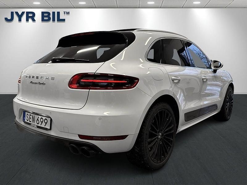 Begagnad Porsche Macan Turbo Sport 400 HK (294 kW) 2016 Vit SUV