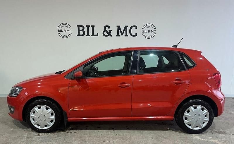 Orange Begagnad 2012 VW Polo Comfortline Halvkombi | 59 900 kr (Bra pris) - Bild 1/4