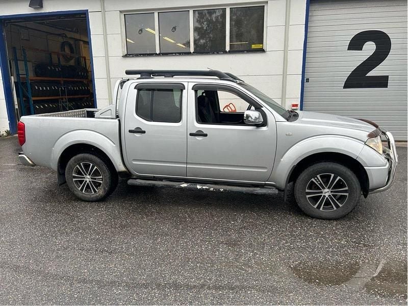 Silver Begagnad 2006 Nissan Navara Pickup | 40 000 kr (Superpris) - Bild 1/4