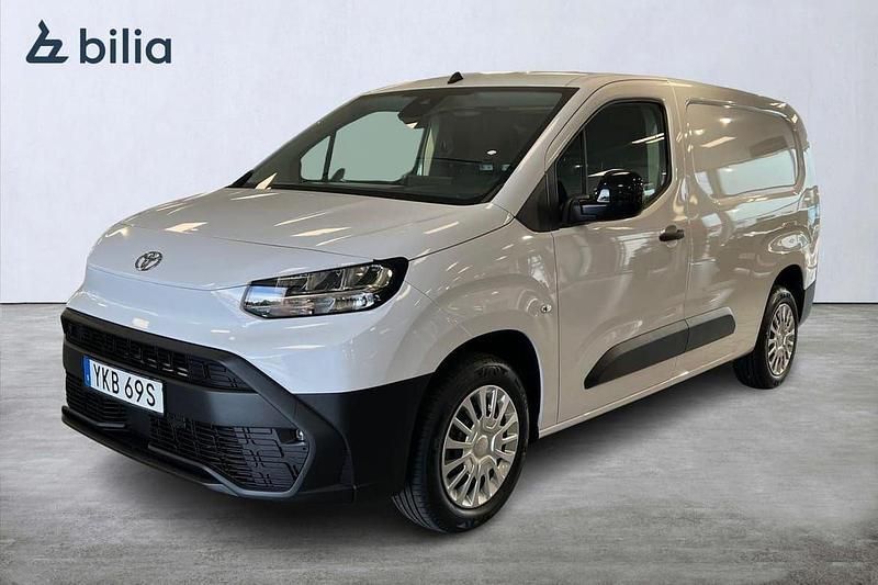 Vit Ny 2024 Toyota Proace City Van | 394 900 kr (Marknadspris) - Bild 1/3