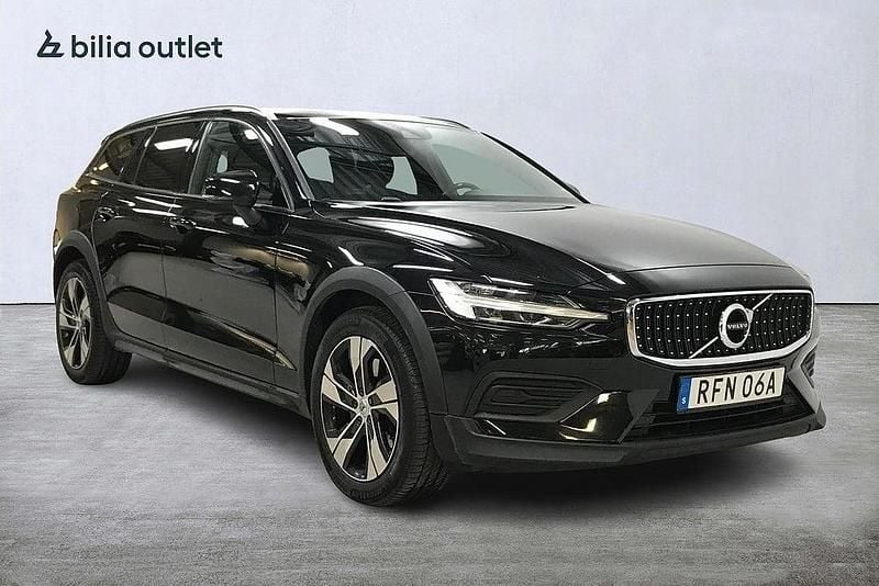 Begagnad Volvo V60 CC SE 190 HK (139 kW) 2020 Svart Kombi