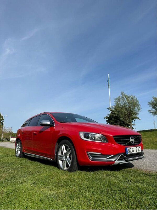 Röd Begagnad 2014 Volvo V60 Summum Kombi | 139 000 kr (Bra pris) - Bild 1/4