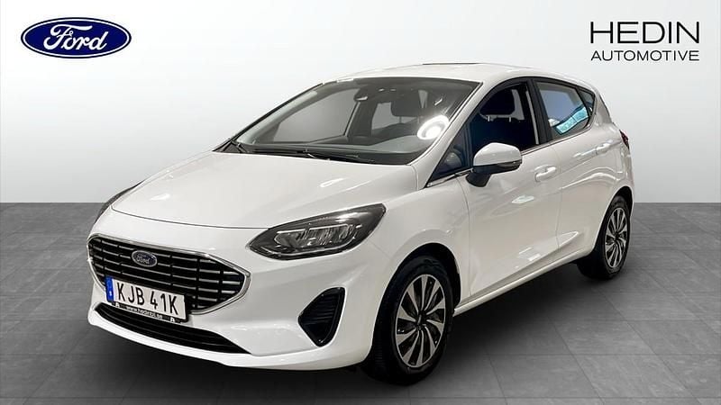 Begagnad 2022 Ford Fiesta Titanium Halvkombi | 159 900 kr (Marknadspris) - Bild 1/4