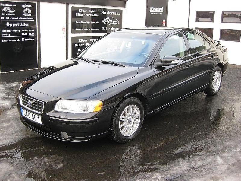 Svart Begagnad 2006 Volvo S60 Kinetic Sedan | 34 900 kr (Marknadspris) - Bild 1/4