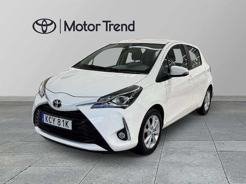Vit Begagnad 2020 Toyota Yaris Active Halvkombi | 169 900 kr (Lite dyr) - Bild 1/3