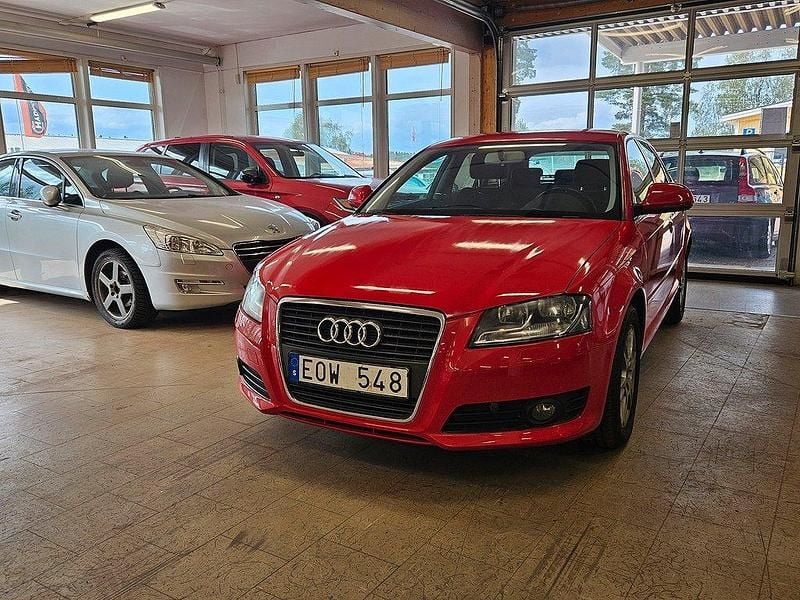 Röd Begagnad 2008 Audi A3 Sportback Comfort Halvkombi | 54 900 kr (Marknadspris) - Bild 1/4