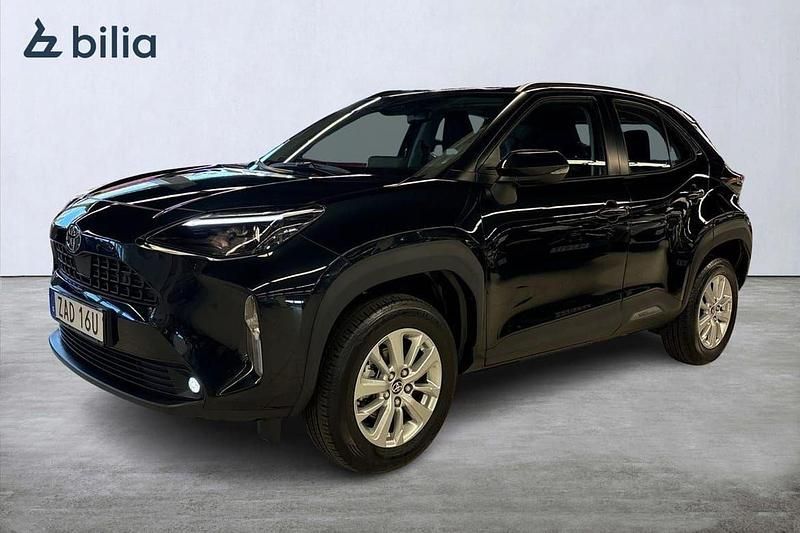 Svart Begagnad 2024 Toyota Yaris Cross Active SUV | 269 900 kr (Bra pris) - Bild 1/3