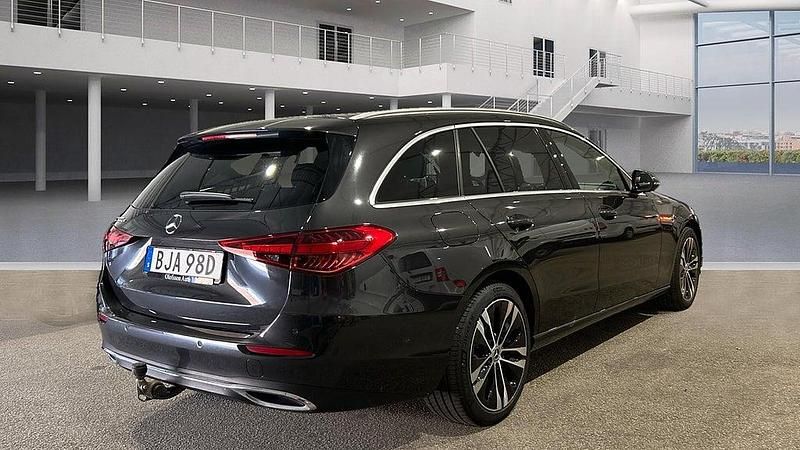 Begagnad Mercedes C300e Avantgarde 204 HK (150 kW) 2024 Grå Kombi