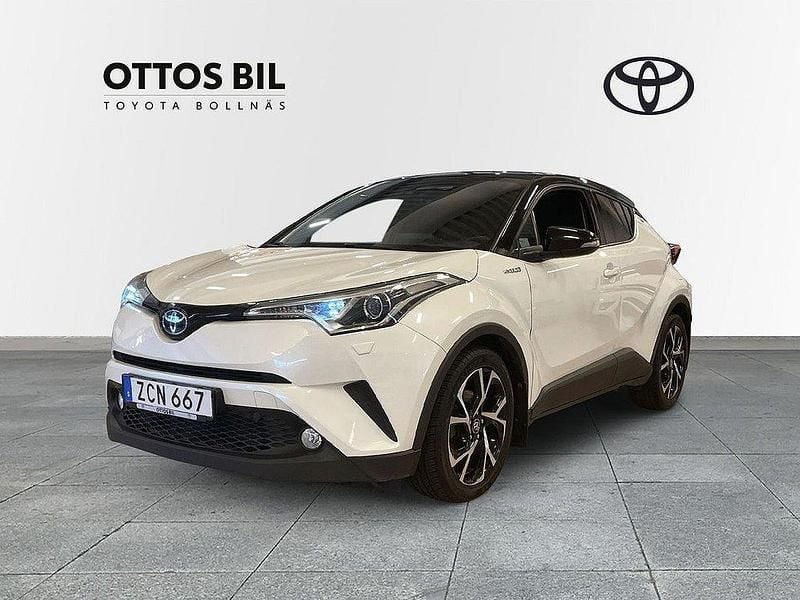 Vit Begagnad 2017 Toyota C-HR Style SUV | 219 000 kr (Marknadspris) - Bild 1/4