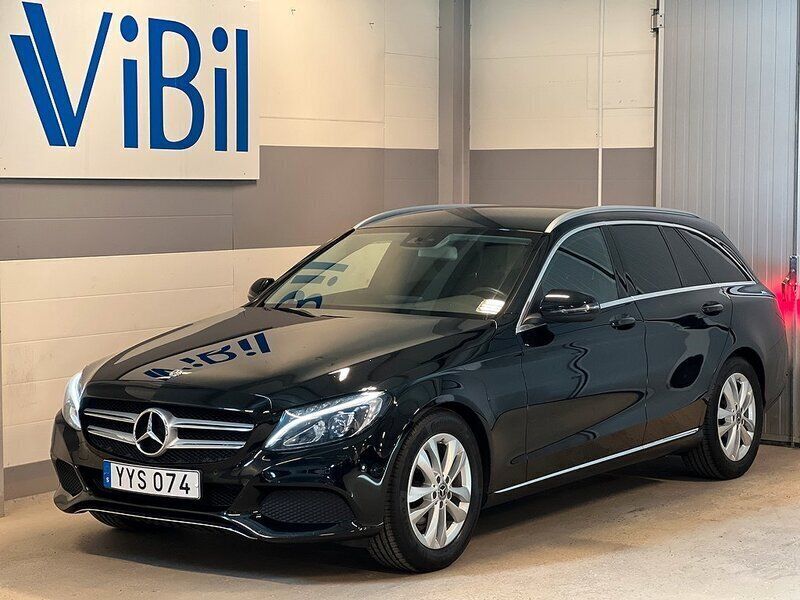 Svart Begagnad 2017 Mercedes C180 Avantgarde Kombi | 199 900 kr (Marknadspris) - Bild 1/4