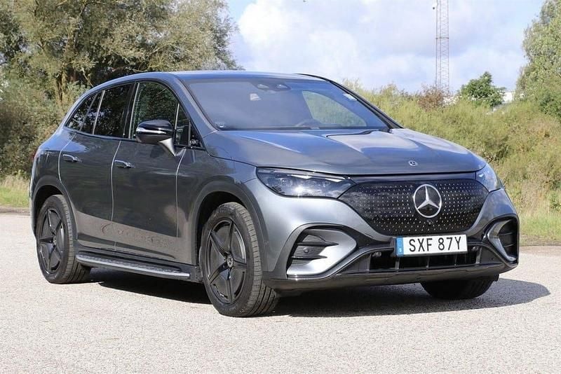 Begagnad Mercedes EQE500 AMG line 300 kW (408 HK) 2023 Grå SUV