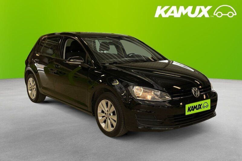 Svart Begagnad 2017 VW Golf VII Halvkombi | 143 800 kr (Marknadspris) - Bild 1/4