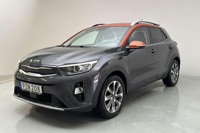 Grå Begagnad 2018 Kia Stonic Advance SUV | 129 900 kr (Marknadspris) - Bild 1/4