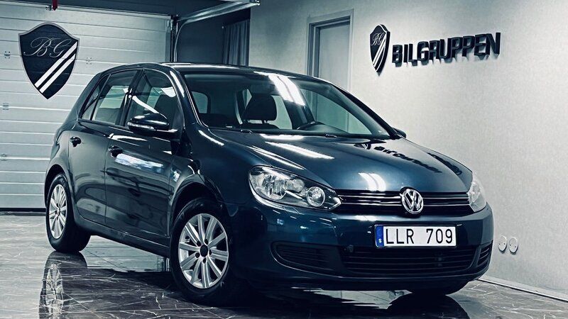Mörkgrå Begagnad 2011 VW Golf VI Halvkombi | 77 000 kr (Marknadspris) - Bild 1/4