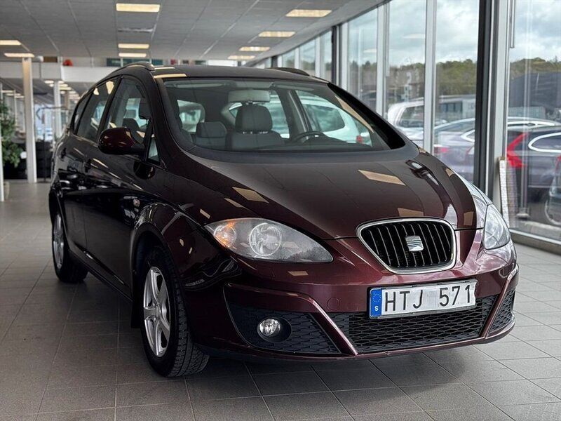 Mörkröd (röd) Begagnad 2010 Seat Altea XL Minibuss | 69 900 kr - Bild 1/3