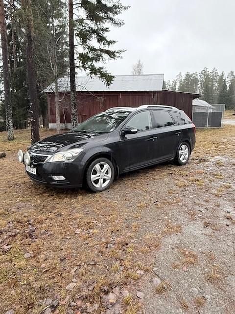 Svart Begagnad 2012 Kia Ceed Sportswagon Kombi | 47 000 kr (Bra pris) - Bild 1/4
