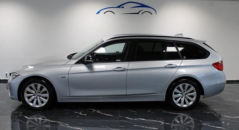 Silver Begagnad 2015 BMW 330 Sport Line Kombi | 169 900 kr (Superpris) - Bild 1/4