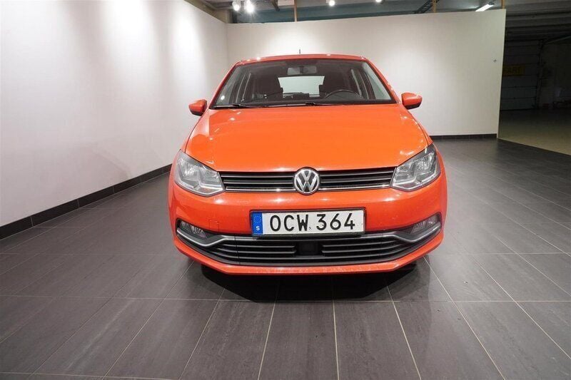 Röd Begagnad 2016 VW Polo Halvkombi | 84 900 kr (Marknadspris) - Bild 1/3