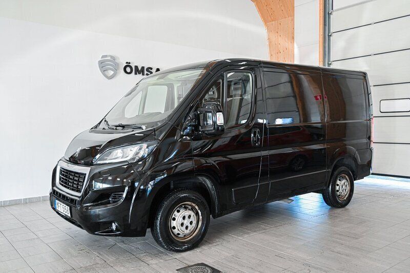 Svart Begagnad 2016 Peugeot Boxer Van | 96 800 kr (Superpris) - Bild 1/4