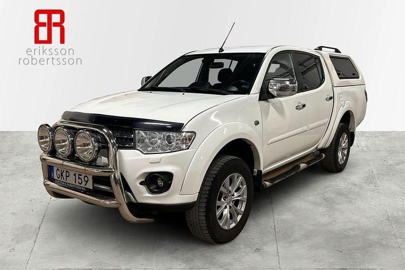Vit Begagnad 2015 Mitsubishi L200 Pickup | 219 900 kr (Lite dyr) - Bild 1/4