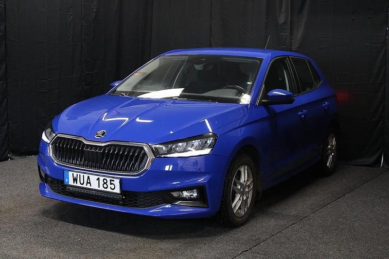 Begagnad Skoda Fabia Comfort 110 HK (80 kW) 2022 Blå Halvkombi
