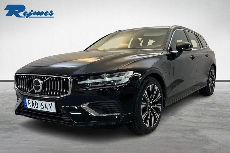 Svart Begagnad 2023 Volvo V60 Core Kombi | 379 900 kr (Marknadspris) - Bild 1/4