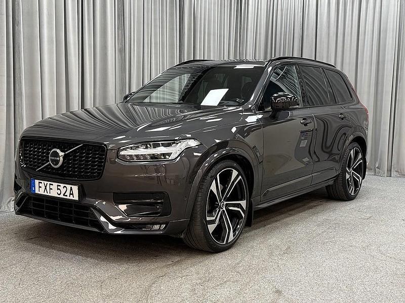 Platinum grey metallic Begagnad 2023 Volvo XC90 Ultimate SUV | 569 900 kr (Marknadspris) - Bild 1/4