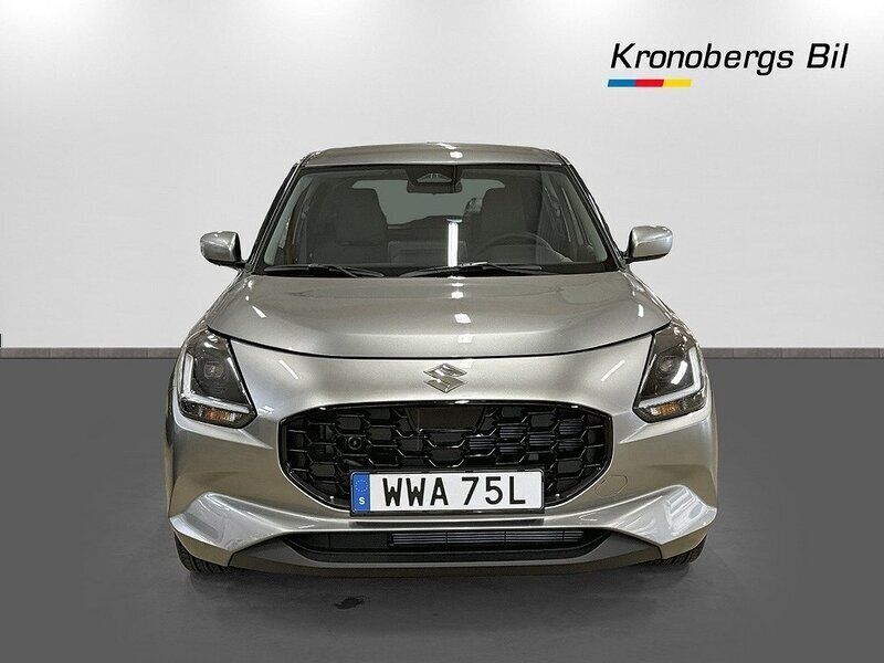 Begagnad Suzuki Swift 82 HK (60 kW) 2024 Silver metallic Halvkombi