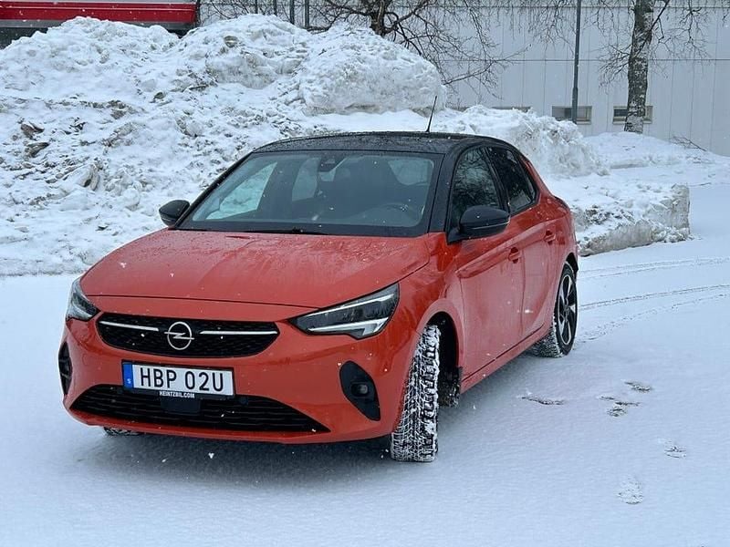 Orange med svart tak Begagnad 2020 Opel Corsa-e Halvkombi | 140 000 kr (Marknadspris) - Bild 1/4