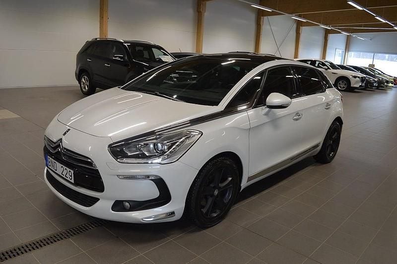 Begagnad Citroën DS5 156 HK (114 kW) 2012 Vit Halvkombi