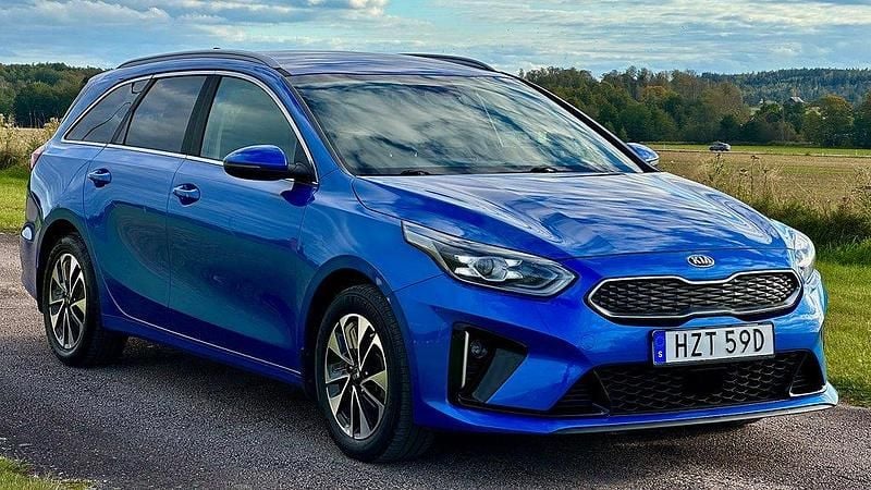 Blå Begagnad 2021 Kia Ceed Sportswagon 2 Kombi | 214 900 kr (Bra pris) - Bild 1/4