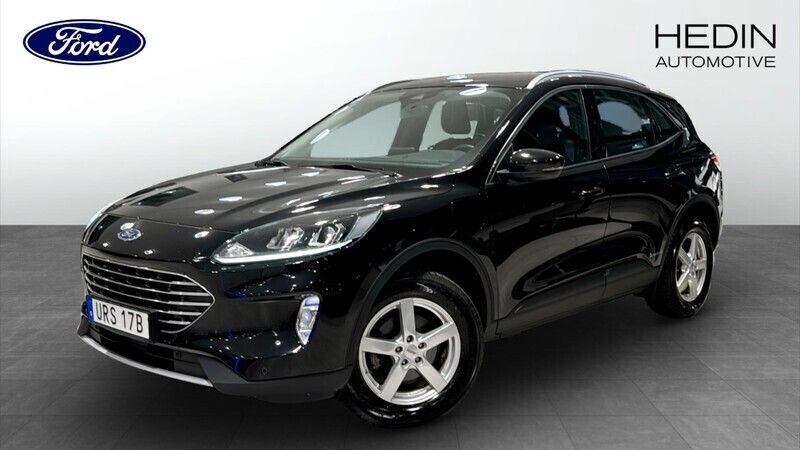 Svart (black) Begagnad 2022 Ford Kuga Titanium SUV | 244 900 kr (Marknadspris) - Bild 1/4
