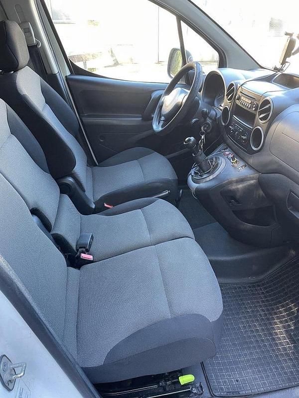 Vit Begagnad 2013 Citroën Berlingo Minibuss | 68 000 kr (Lite dyr) - Bild 1/4