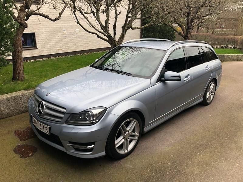 Silverblå metallic Begagnad 2013 Mercedes C220 Kombi | 129 900 kr (Lite dyr) - Bild 1/4