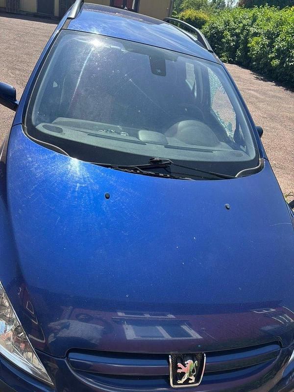 Blå Begagnad 2005 Peugeot 307 Kombi | 5 000 kr (Superpris) - Bild 1/3