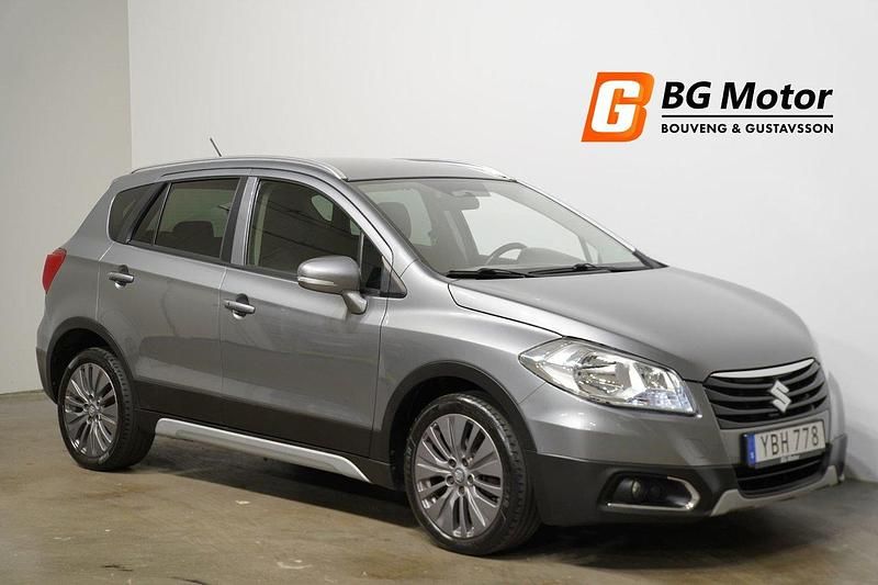 Mörkgrå Begagnad 2015 Suzuki SX4 S-Cross SUV | 99 900 kr (Lite dyr) - Bild 1/4