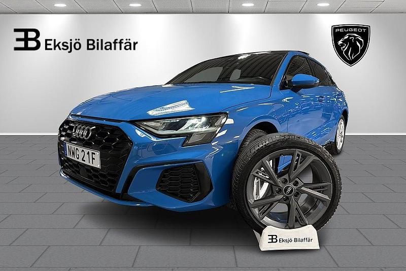 Blå Begagnad 2021 Audi A3 Sportback e-tron S-Line Halvkombi | 299 500 kr (Marknadspris) - Bild 1/4