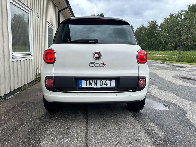 Begagnad Fiat 500L Lounge 105 HK (77 kW) 2015 Vit Minibuss