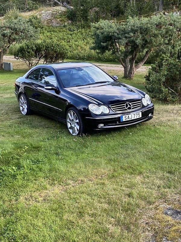 Svart Begagnad 2003 Mercedes CLK240 Avantgarde Sportkupé | 65 000 kr (Marknadspris) - Bild 1/4