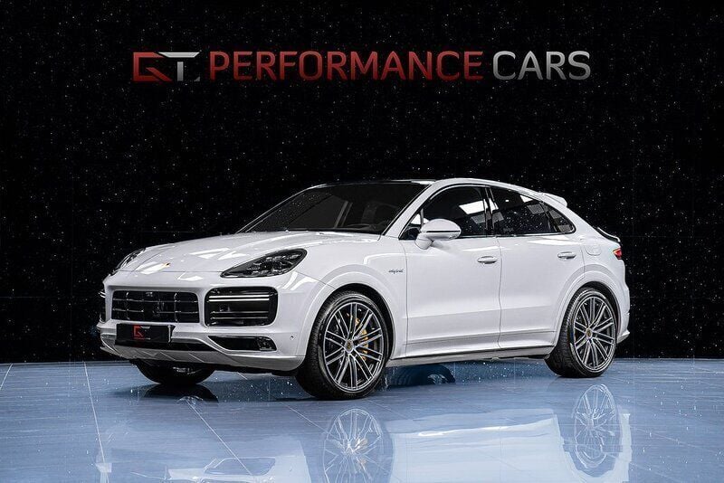 Vit Begagnad 2022 Porsche Cayenne Turbo S SUV | 1 599 900 kr - Bild 1/4