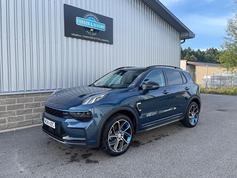 Blå (blåmetallic) Begagnad 2021 Lynk & Co 01 SUV | 259 900 kr (Marknadspris) - Bild 1/4