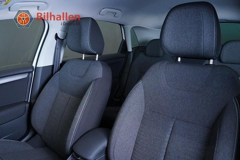 Begagnad Citroën C4 131 HK (96 kW) 2016 Vit Halvkombi