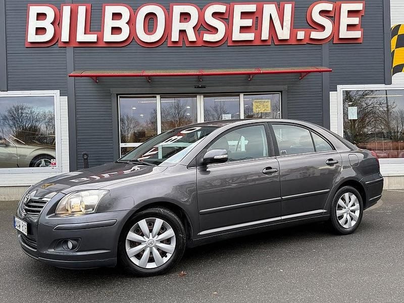 Grå Begagnad 2006 Toyota Avensis Halvkombi | 65 000 kr (Lite dyr) - Bild 1/4