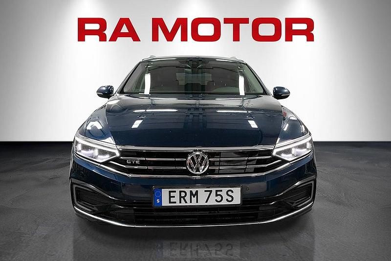 Begagnad VW Passat GTE 218 HK (160 kW) 2019 Blå Kombi