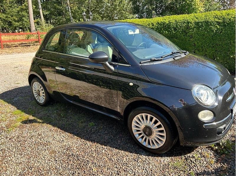 Svart Begagnad 2011 Fiat 500 Halvkombi | 55 000 kr (Bra pris) - Bild 1/4
